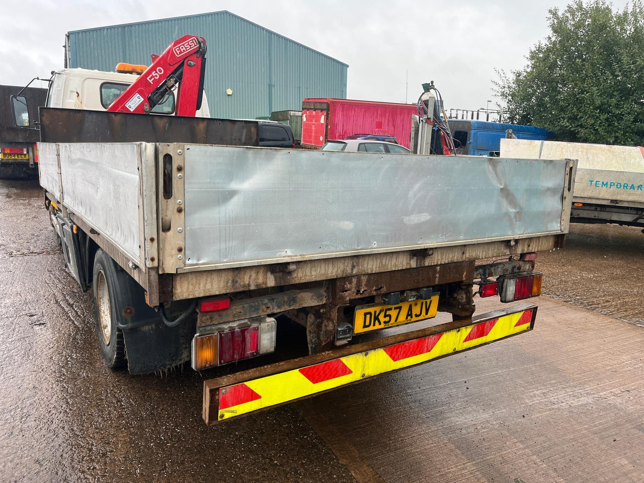 Isuzu NQR 70 - Kamion sa tovarnim sandukom, Kamion sa dizalicom: slika 4 Isuzu NQR 70 - Kamion sa tovarnim sandukom, Kamion sa dizalicom: slika 4