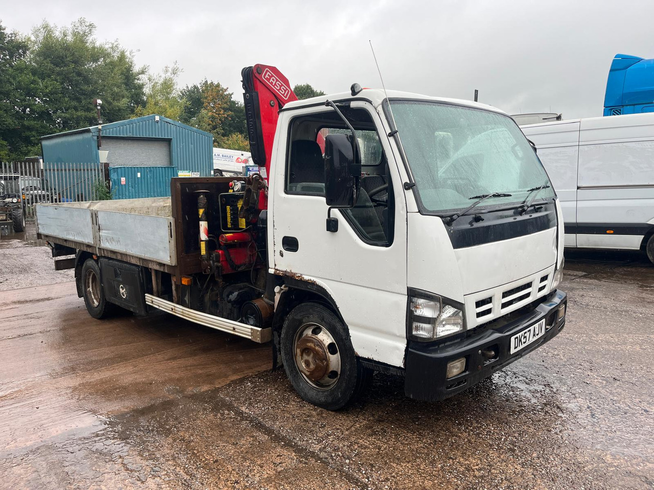 Isuzu NQR 70 - Kamion sa tovarnim sandukom, Kamion sa dizalicom: slika 2 Isuzu NQR 70 - Kamion sa tovarnim sandukom, Kamion sa dizalicom: slika 2