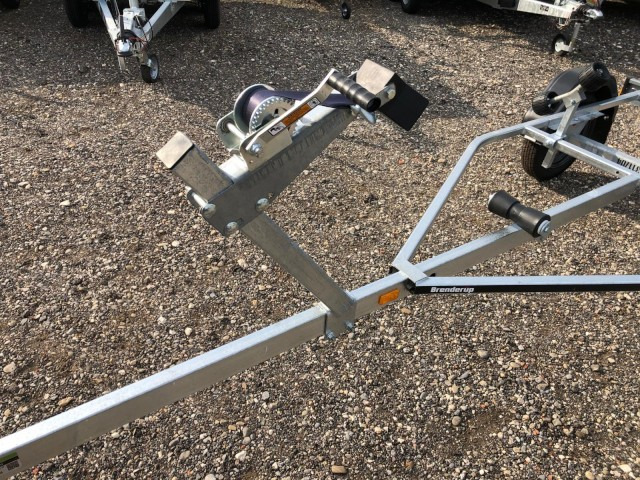 Brenderup Brenderup Premium 150600UB, 600 kg ZG, 100 km/h, 4,7m - Prikolica za čamac: slika 4 Brenderup Brenderup Premium 150600UB, 600 kg ZG, 100 km/h, 4,7m - Prikolica za čamac: slika 4