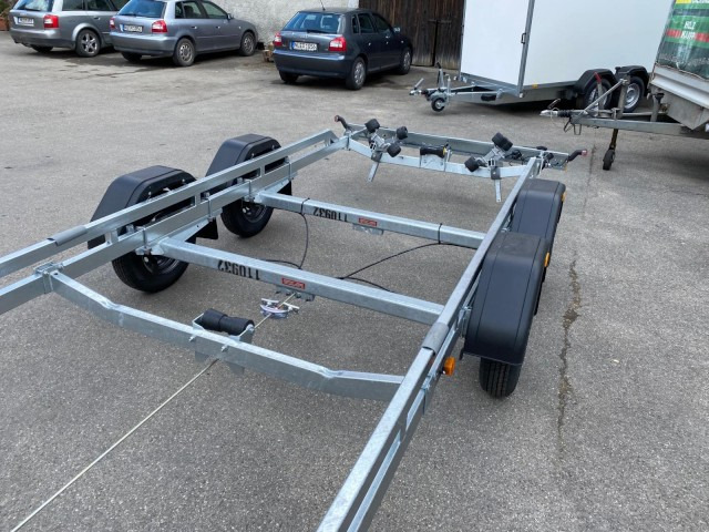 Brenderup Premium Bootsanhänger 242000TB SR mit Superrollen, 2,0 to. 7,2m/ 24 Fuß - Prikolica za čamac: slika 4 Brenderup Premium Bootsanhänger 242000TB SR mit Superrollen, 2,0 to. 7,2m/ 24 Fuß - Prikolica za čamac: slika 4