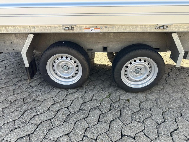 Humbaur 3-Seitenkipper HTK 3000.31 Alu, mit Laubgitteraufsatz, 3140 x 1750 x 350 mm, 3,0 to. - Prikolica istovarivača: slika 3 Humbaur 3-Seitenkipper HTK 3000.31 Alu, mit Laubgitteraufsatz, 3140 x 1750 x 350 mm, 3,0 to. - Prikolica istovarivača: slika 3