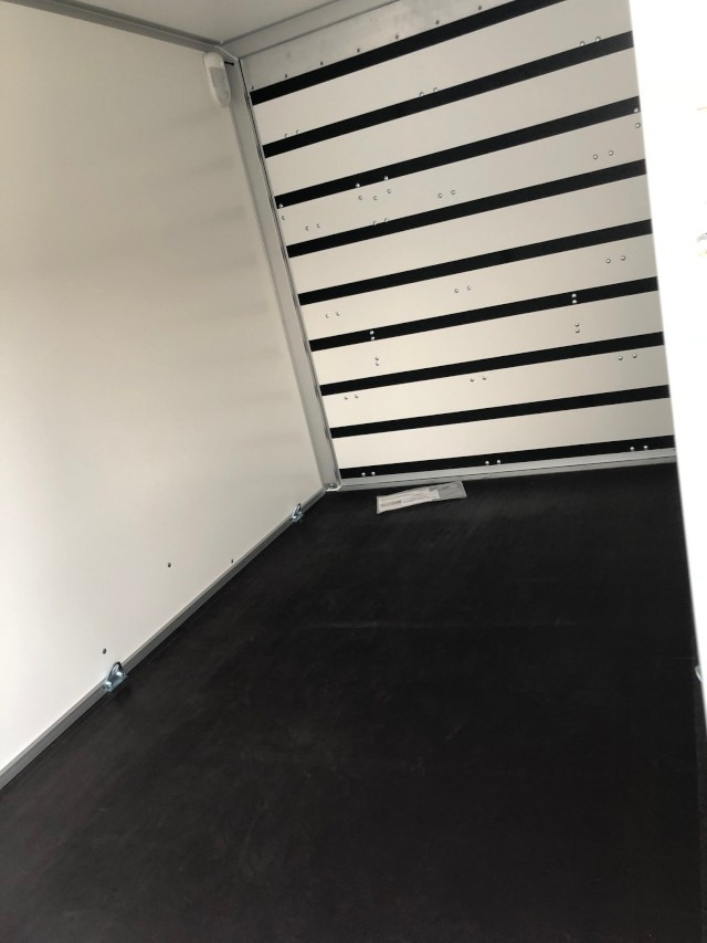 Humbaur Koffer HK 253015-18P, 2,5 to. 3040x1510x1800mm, Rampe, Seitentüre - Prikolica sa zatvorenim sandukom: slika 3 Humbaur Koffer HK 253015-18P, 2,5 to. 3040x1510x1800mm, Rampe, Seitentüre - Prikolica sa zatvorenim sandukom: slika 3