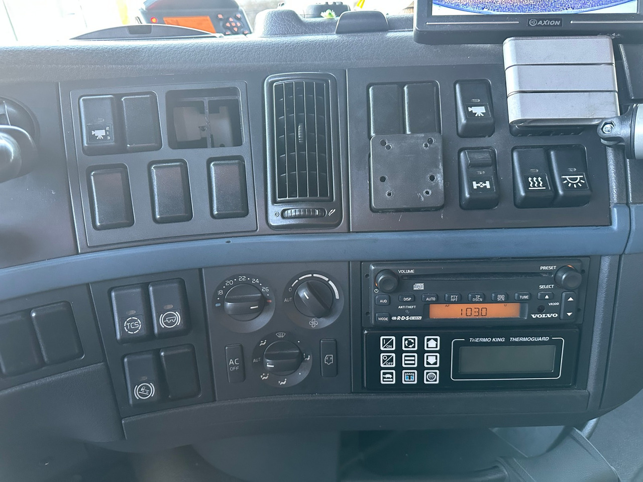 Hladnjača VOLVO FH 400 4x2 Kühler: slika 7