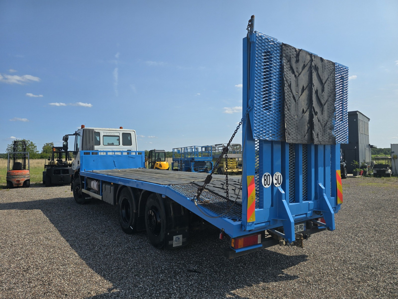 IVECO 260S33 - Kamion za prevoz automobila: slika 2 IVECO 260S33 - Kamion za prevoz automobila: slika 2