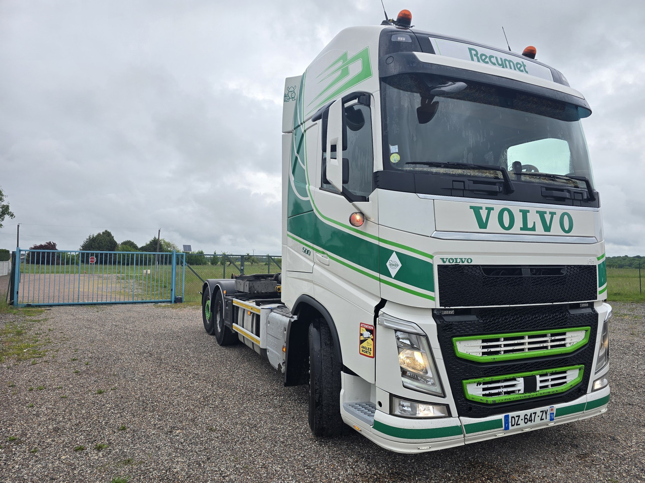 VOLVO FH500 Globe XL - Kamion sa hidrauličnom kukom: slika 2 VOLVO FH500 Globe XL - Kamion sa hidrauličnom kukom: slika 2