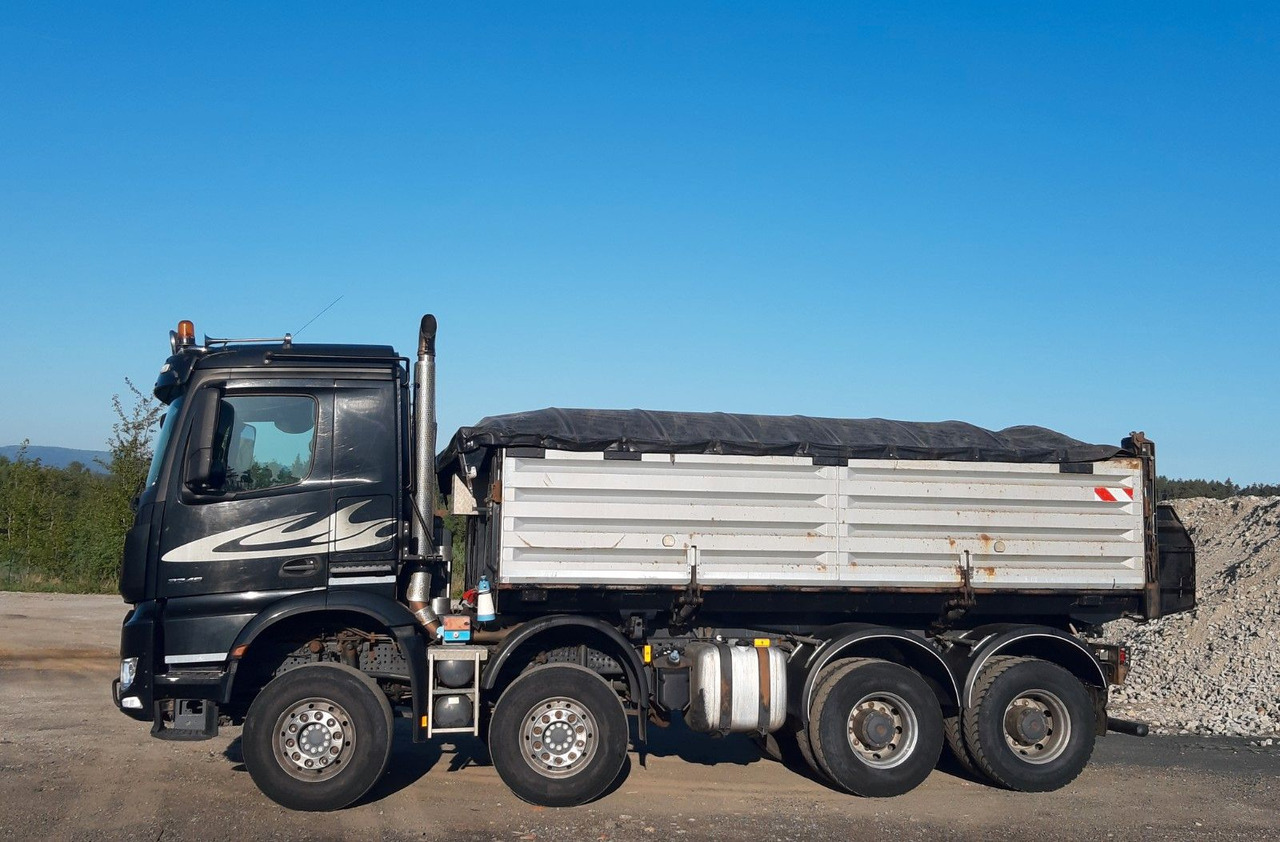 Mercedes-Benz AROCS 3245 8x4 Bordmatic/ THERMO/ CRAMARO/ AHK - Istovarivač: slika 4 Mercedes-Benz AROCS 3245 8x4 Bordmatic/ THERMO/ CRAMARO/ AHK - Istovarivač: slika 4