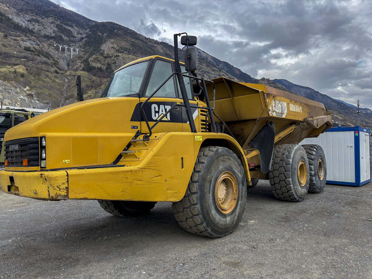 CATERPILLAR 740 - Zglobni kiper: slika 1 CATERPILLAR 740 - Zglobni kiper: slika 1
