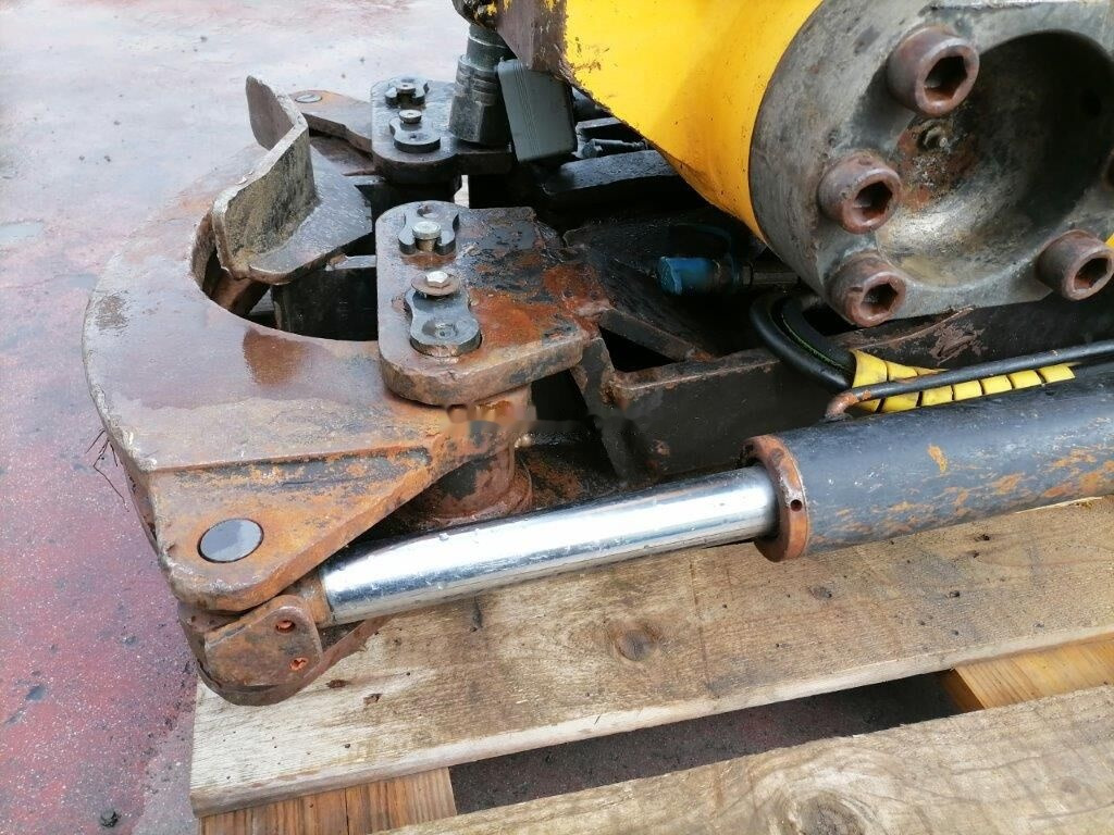 Engcon EC30 Volvo S2 - Tiltrotator: slika 5 Engcon EC30 Volvo S2 - Tiltrotator: slika 5