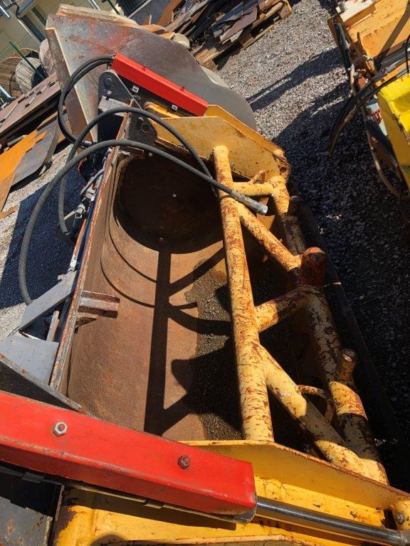 Front loader bucket with closure 2300 mm Volvo - Utovarna kašika za Utovarivač točkaš: slika 1 Front loader bucket with closure 2300 mm Volvo - Utovarna kašika za Utovarivač točkaš: slika 1