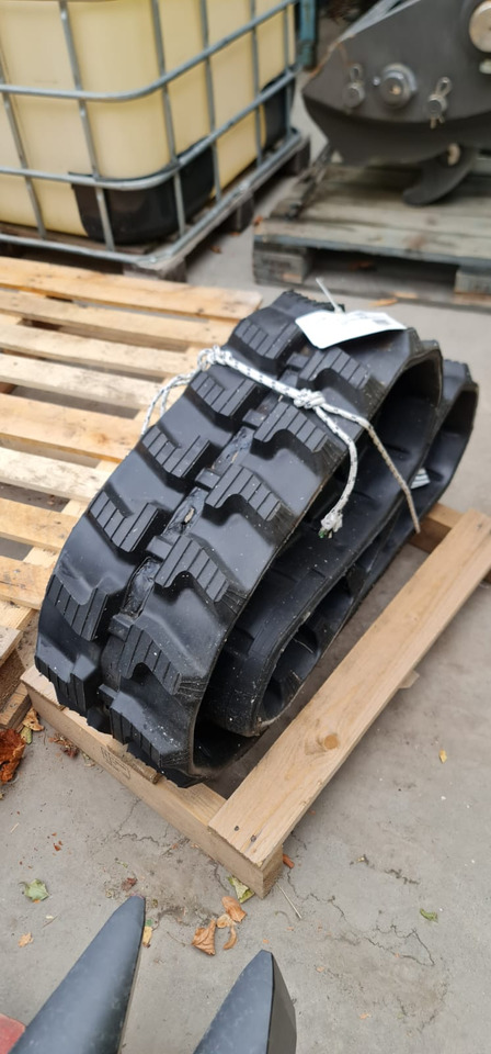 ITR 230x96x32 - Šine za Građevinska mašina: slika 2 ITR 230x96x32 - Šine za Građevinska mašina: slika 2