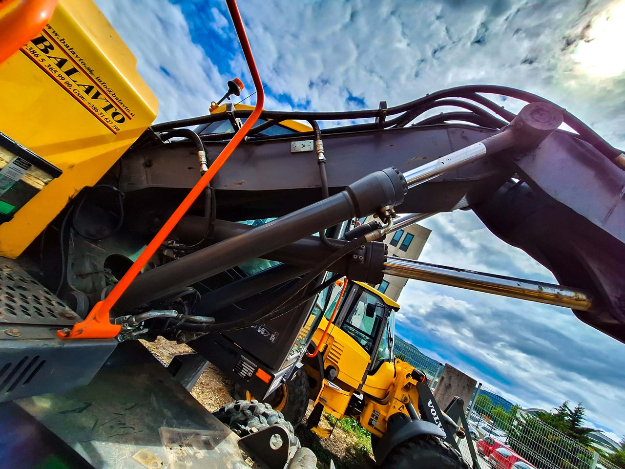 Volvo boom cylinder 14578082 Volvo EWR150E, EW140C, EW140D - Rezervni deo za Bager: slika 4 Volvo boom cylinder 14578082 Volvo EWR150E, EW140C, EW140D - Rezervni deo za Bager: slika 4