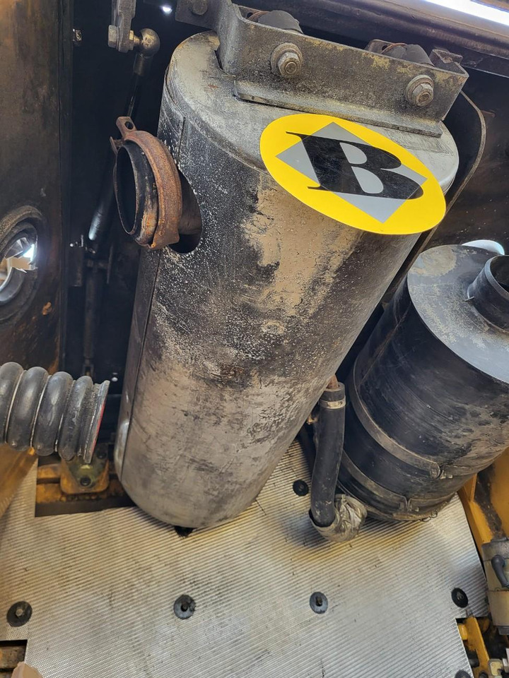 Volvo silencer - Rezervni deo za Utovarivač: slika 4 Volvo silencer - Rezervni deo za Utovarivač: slika 4