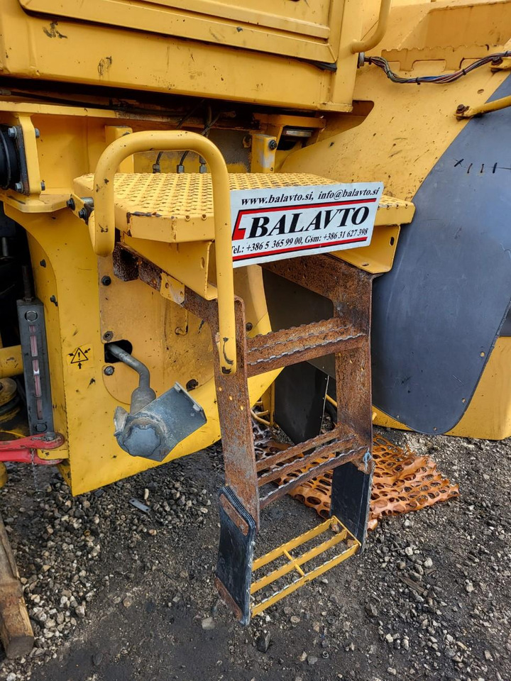 Volvo stairs - Rezervni deo za Utovarivač točkaš: slika 1 Volvo stairs - Rezervni deo za Utovarivač točkaš: slika 1