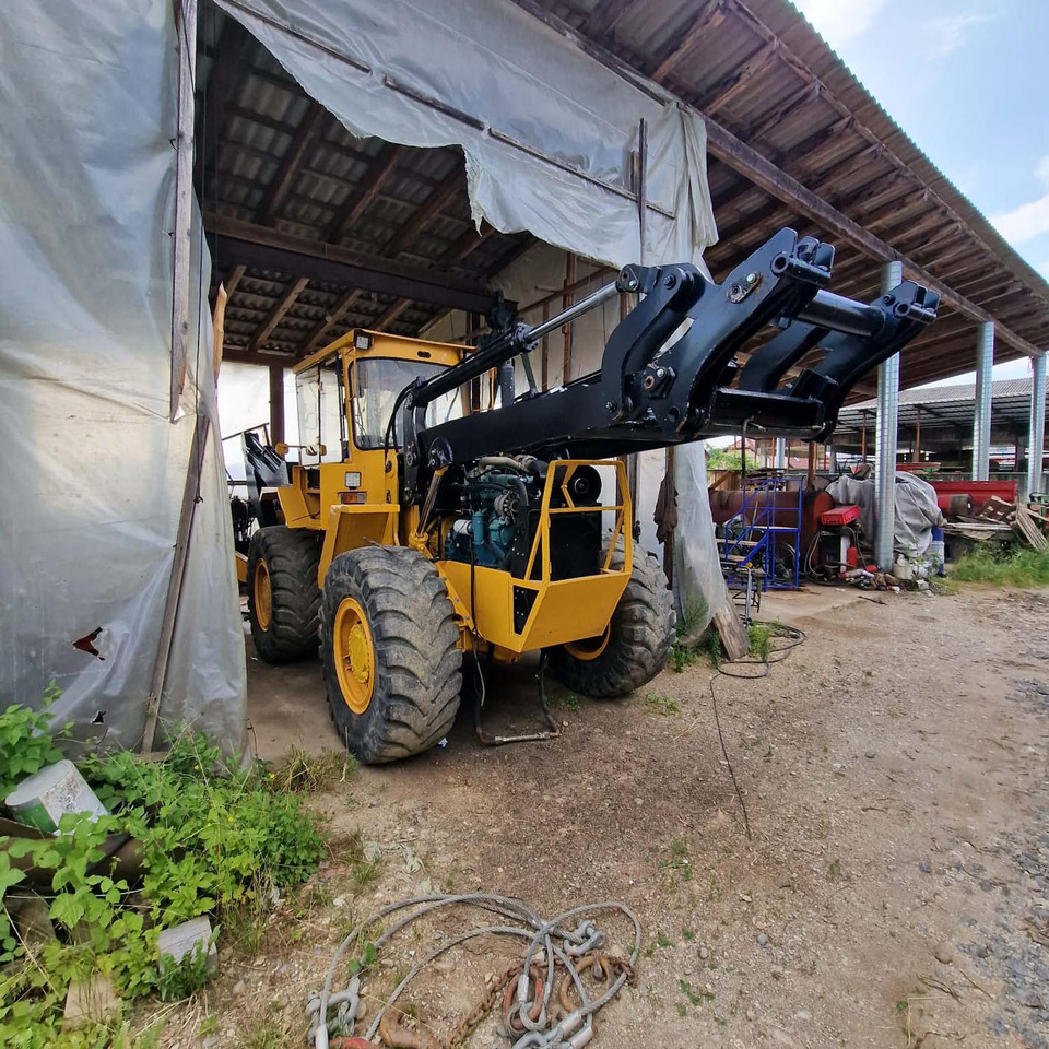 VOLVO BM6300 - Bager utovarivač: slika 3 VOLVO BM6300 - Bager utovarivač: slika 3