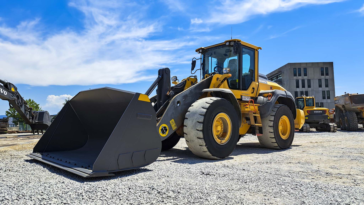 VOLVO L120H - Utovarivač točkaš: slika 2 VOLVO L120H - Utovarivač točkaš: slika 2
