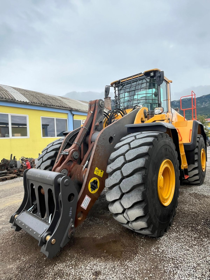 Volvo L220H - Utovarivač točkaš: slika 2 Volvo L220H - Utovarivač točkaš: slika 2