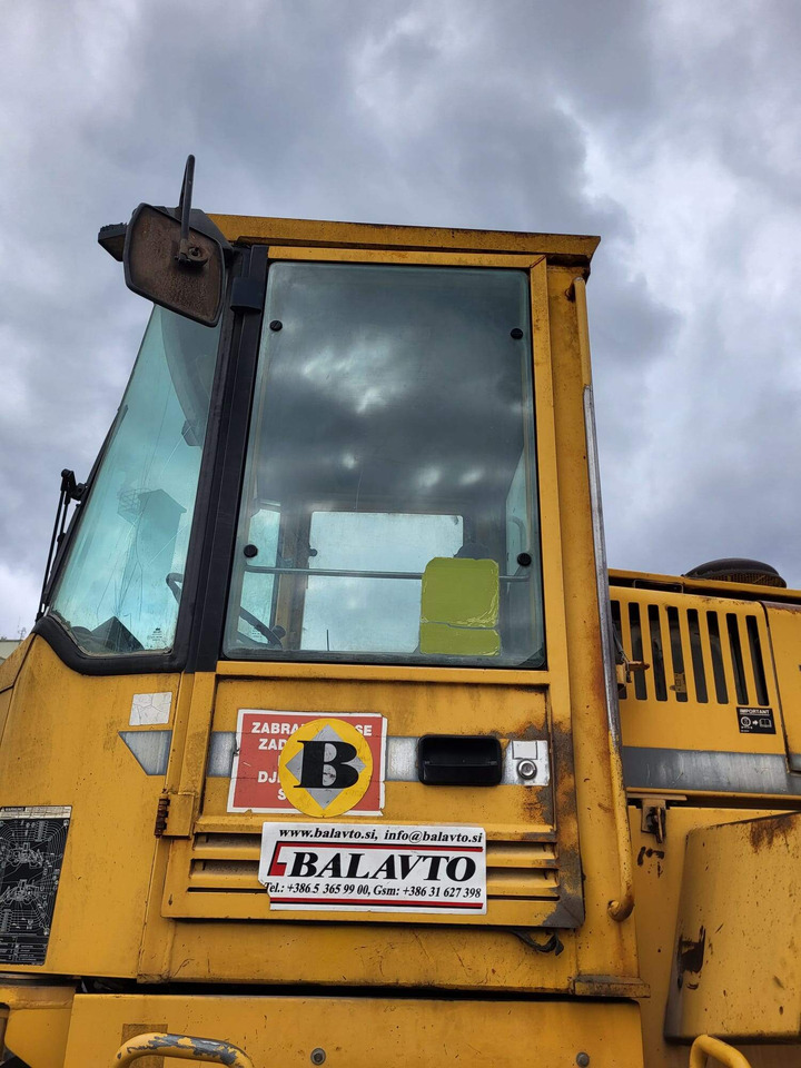 Volvo door - Vrata i delovi za Utovarivač: slika 1 Volvo door - Vrata i delovi za Utovarivač: slika 1