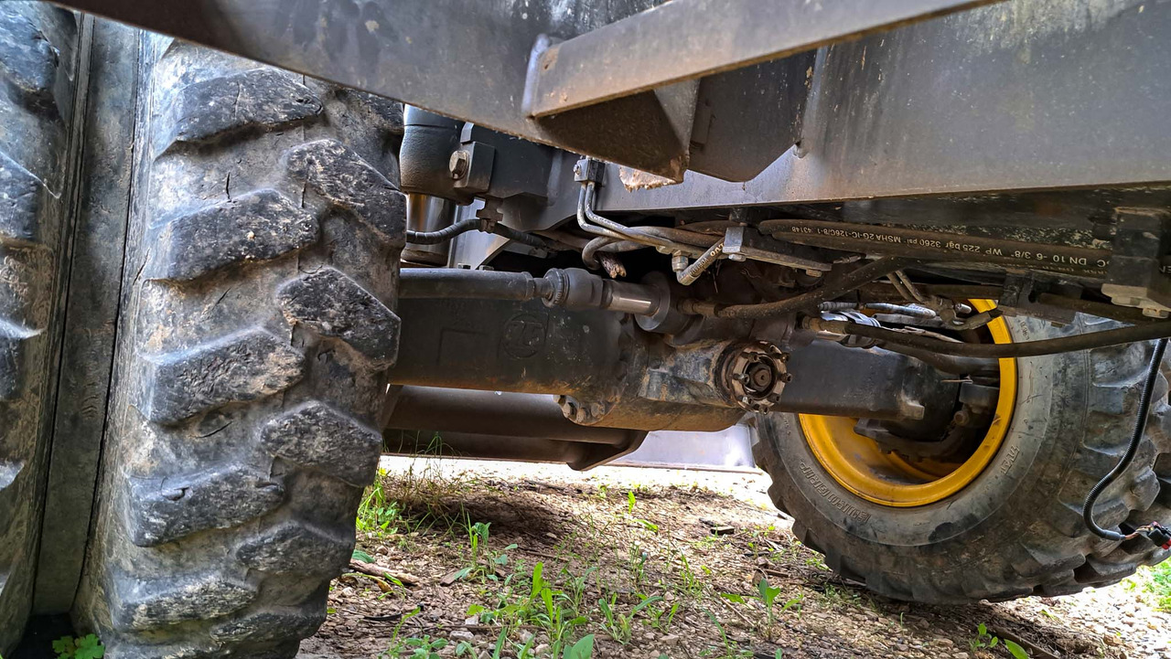 Volvo front axle 14693936 for Volvo EWR150E, EW180E, EWR170E, EW200E MH, EW160E - Prednja osovina za Bager: slika 2 Volvo front axle 14693936 for Volvo EWR150E, EW180E, EWR170E, EW200E MH, EW160E - Prednja osovina za Bager: slika 2