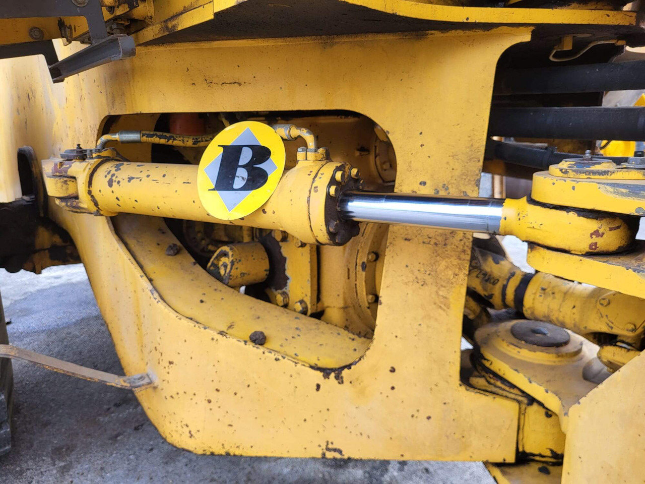 Volvo hydraulic cylinder - Hidraulični cilindar za Utovarivač: slika 1 Volvo hydraulic cylinder - Hidraulični cilindar za Utovarivač: slika 1