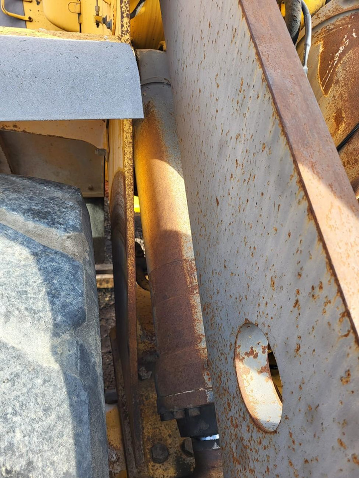 Volvo lifting hydraulic cylinder - Hidraulični cilindar za Utovarivač točkaš: slika 1 Volvo lifting hydraulic cylinder - Hidraulični cilindar za Utovarivač točkaš: slika 1