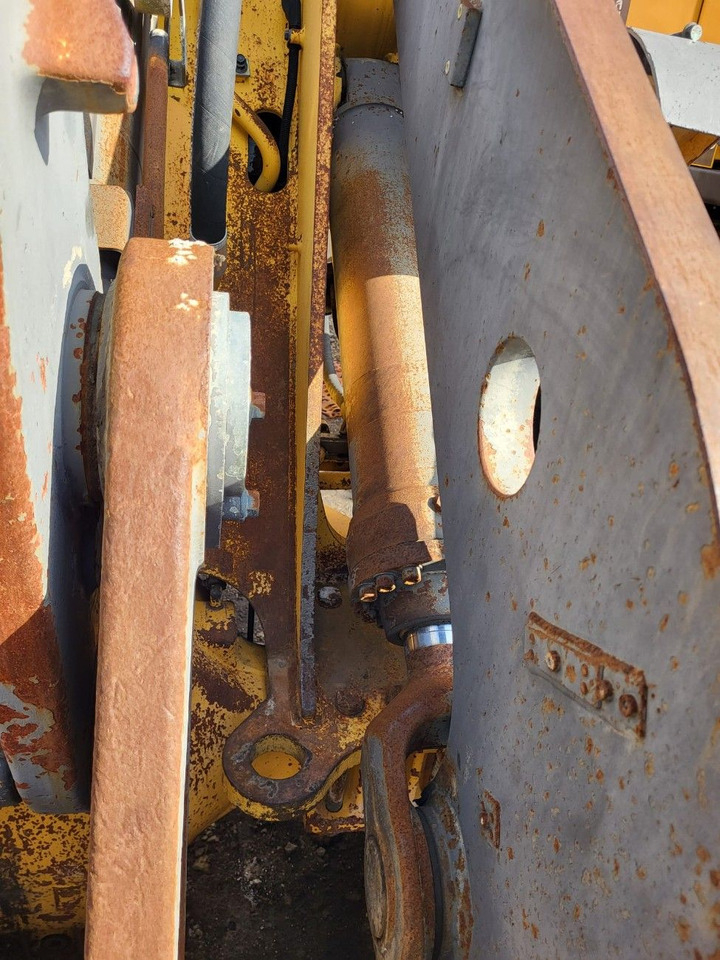 Volvo lifting hydraulic cylinder - Hidraulični cilindar za Utovarivač točkaš: slika 1 Volvo lifting hydraulic cylinder - Hidraulični cilindar za Utovarivač točkaš: slika 1