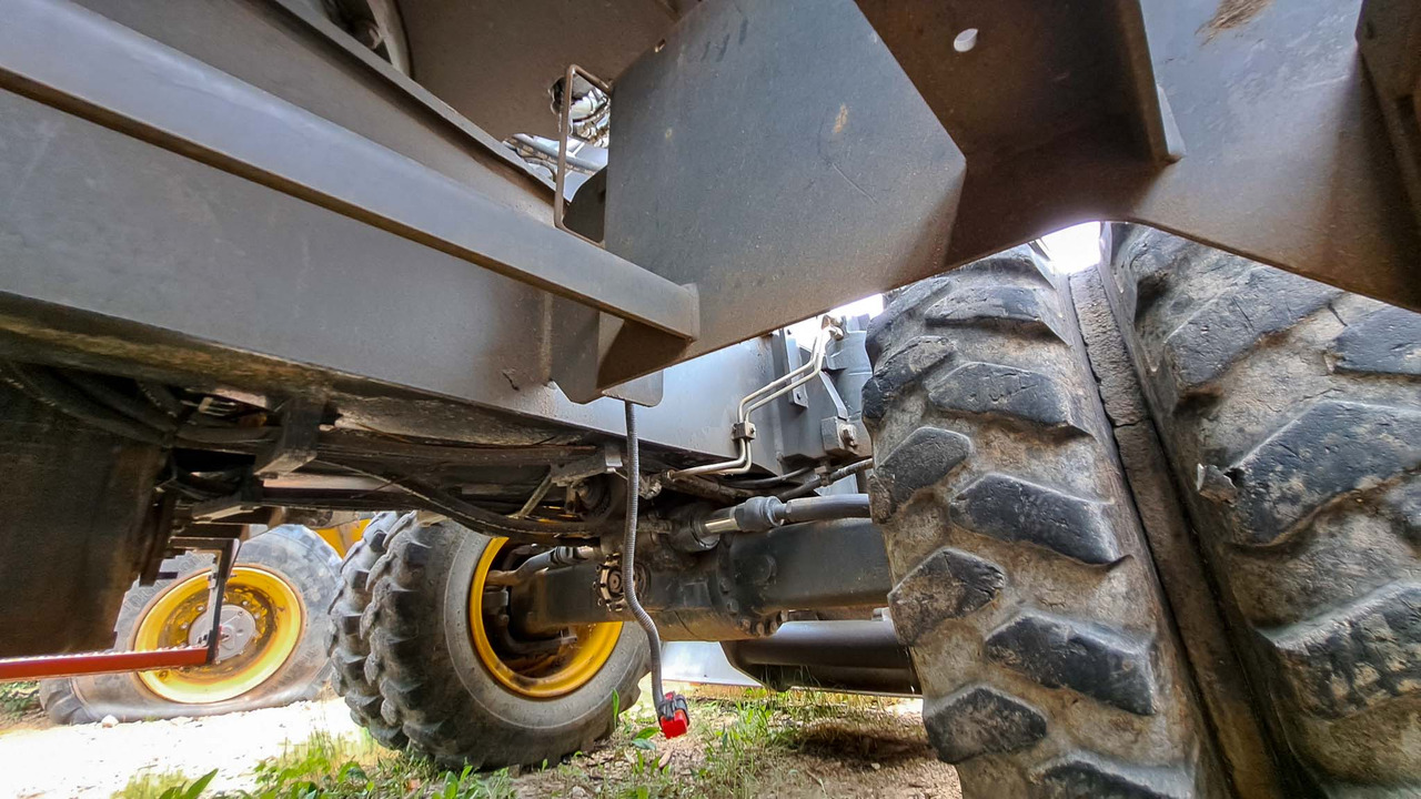 Volvo rear axle 14590304 Volvo EWR150E, EW160D, EW160E, EW180E, EW140E, EWR170E, EW200E MH, EW180D, EW160C, EW180C - Zadnja osovina za Bager: slika 1 Volvo rear axle 14590304 Volvo EWR150E, EW160D, EW160E, EW180E, EW140E, EWR170E, EW200E MH, EW180D, EW160C, EW180C - Zadnja osovina za Bager: slika 1