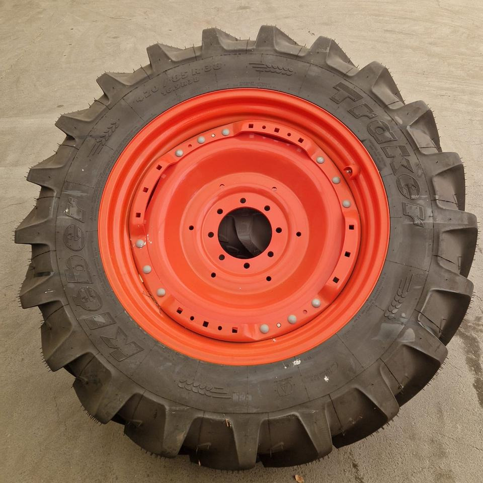 Kleber Reifen Räder 420/85R38 Traker 144A8 141B - Gume i felne: slika 1 Kleber Reifen Räder 420/85R38 Traker 144A8 141B - Gume i felne: slika 1