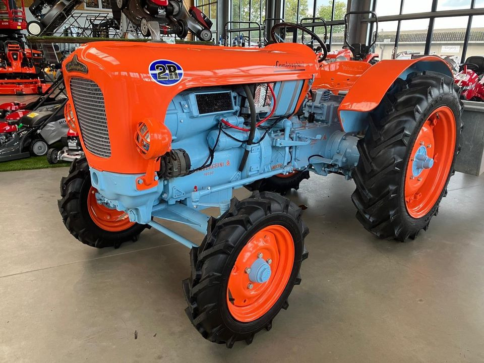 Lamborghini 2 R Typ FL3 Sammlerstück Oldtimer - Traktor: slika 1 Lamborghini 2 R Typ FL3 Sammlerstück Oldtimer - Traktor: slika 1