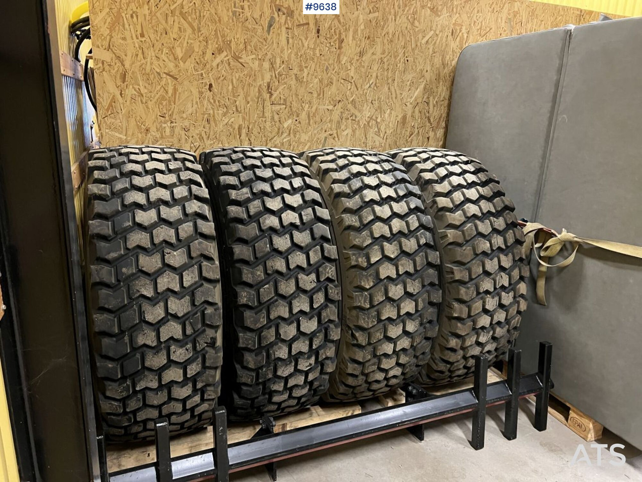 4 Nokian 20.5R25 tires on rims - Kompletan točak za Građevinska mašina: slika 2 4 Nokian 20.5R25 tires on rims - Kompletan točak za Građevinska mašina: slika 2