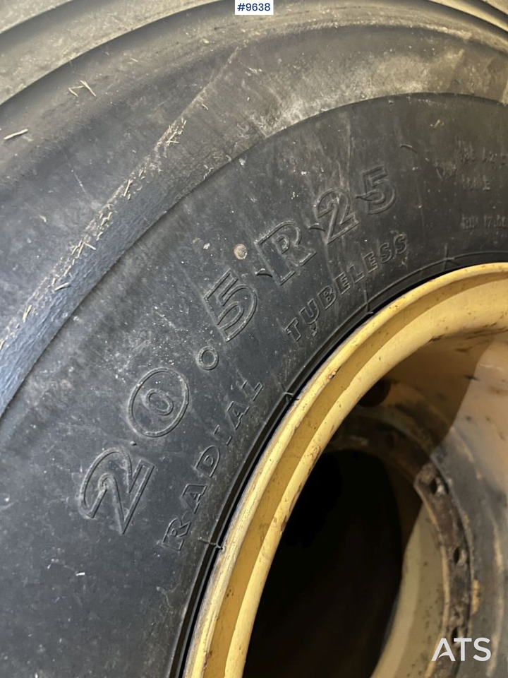 4 Nokian 20.5R25 tires on rims - Kompletan točak za Građevinska mašina: slika 4 4 Nokian 20.5R25 tires on rims - Kompletan točak za Građevinska mašina: slika 4