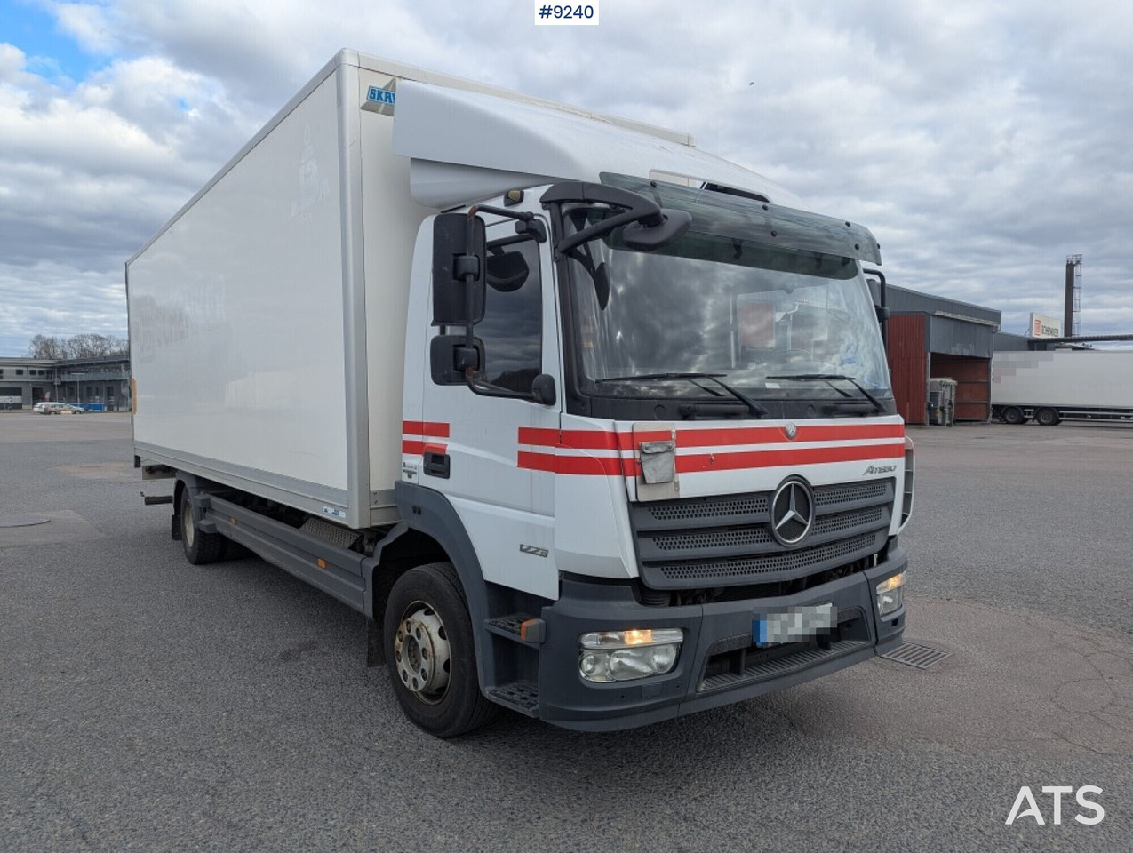 Box Truck Mercedes-Benz Atego with tail lift (SEE VIDEO) - Kamion sa zatvorenim sandukom: slika 2 Box Truck Mercedes-Benz Atego with tail lift (SEE VIDEO) - Kamion sa zatvorenim sandukom: slika 2