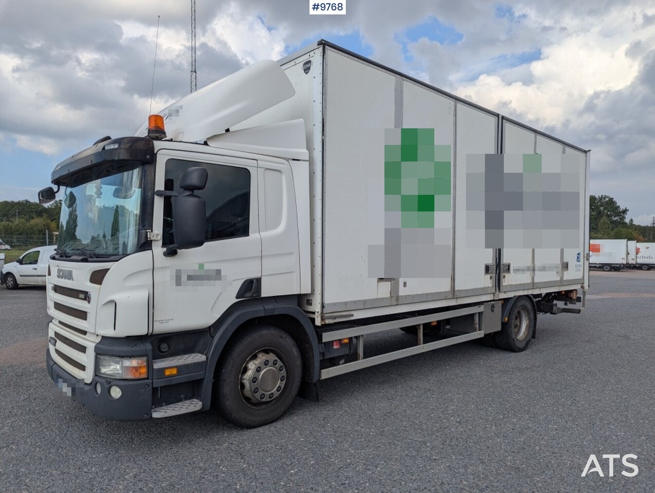 Box Truck Scania P280 4X2 with tail lift - Kamion sa zatvorenim sandukom: slika 1 Box Truck Scania P280 4X2 with tail lift - Kamion sa zatvorenim sandukom: slika 1