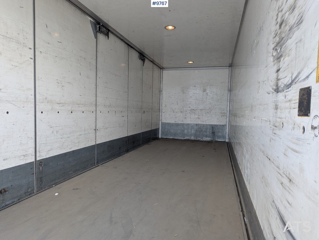 Box Truck Scania P320 4X2 with tail lift - Kamion sa zatvorenim sandukom: slika 5 Box Truck Scania P320 4X2 with tail lift - Kamion sa zatvorenim sandukom: slika 5