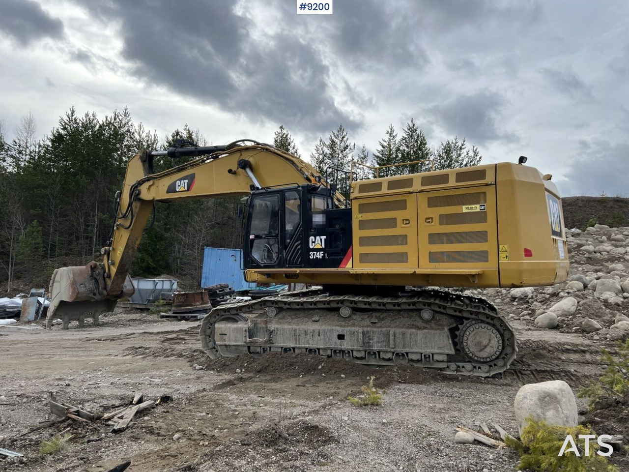 CAT 374 FL crawler excavator with bucket (VIDEO) - Bager: slika 2 CAT 374 FL crawler excavator with bucket (VIDEO) - Bager: slika 2