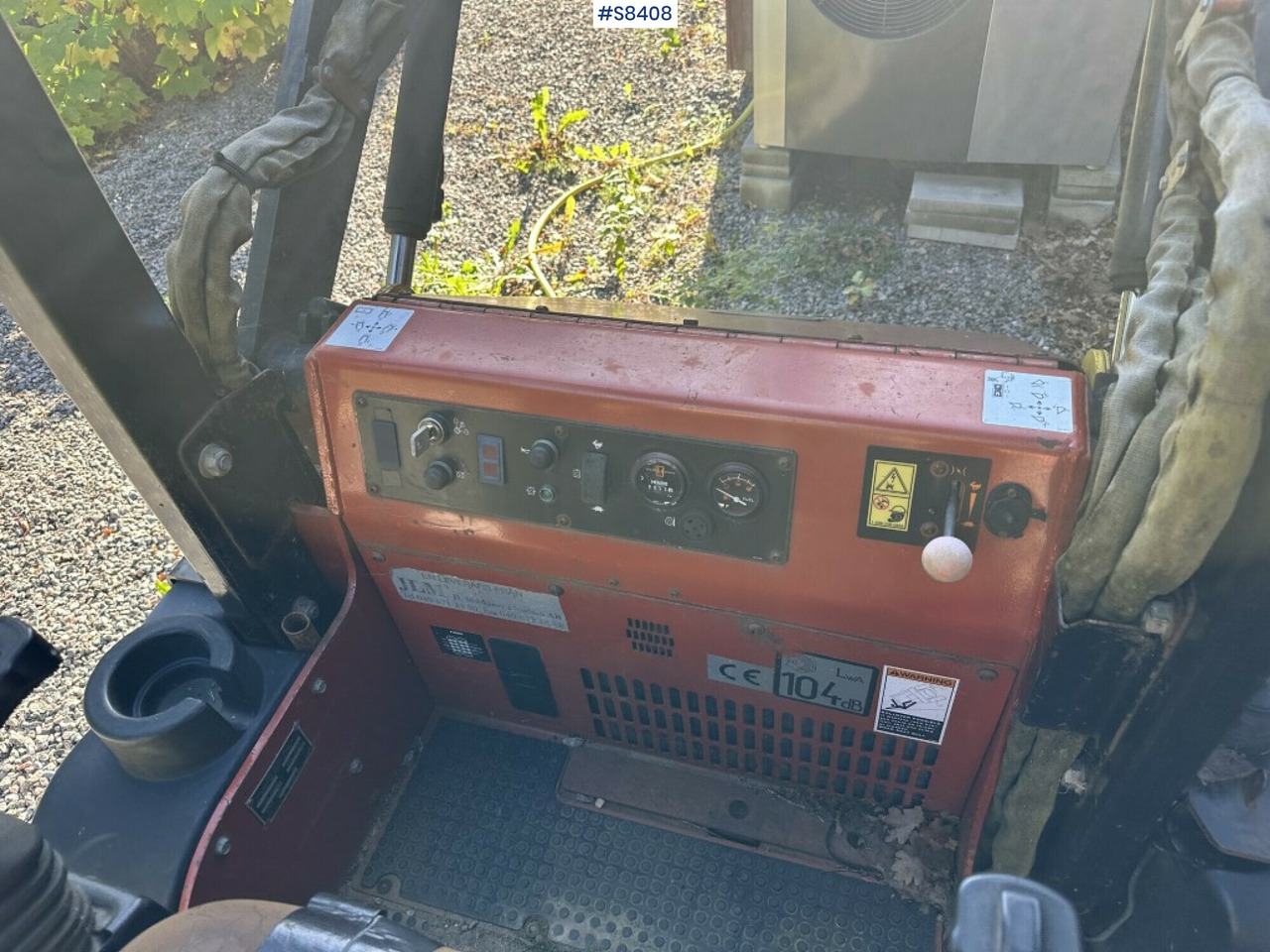 Ditch witch XT850 with Front loader and Backhoe attachment - Kompaktni utovarivač guseničar: slika 5 Ditch witch XT850 with Front loader and Backhoe attachment - Kompaktni utovarivač guseničar: slika 5