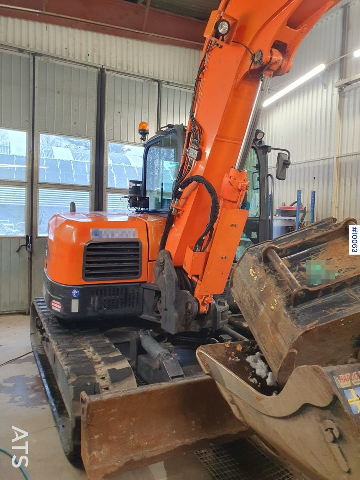 Doosan DX85R-3 Crawler Excavator with tiltrotator and attachments - Bager guseničar: slika 1 Doosan DX85R-3 Crawler Excavator with tiltrotator and attachments - Bager guseničar: slika 1