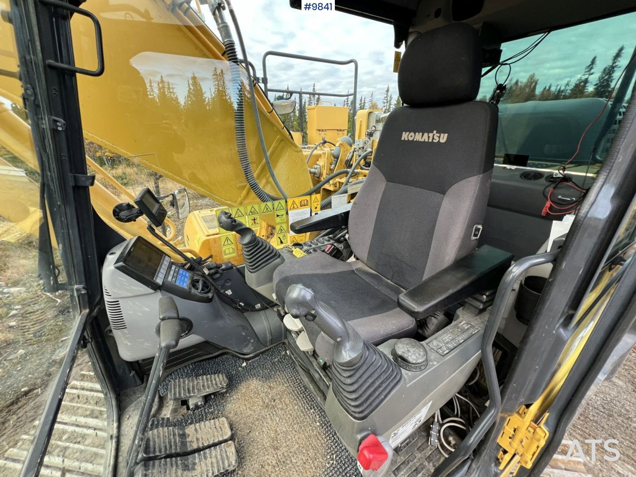 Excavator Komatsu HB 215 LC-2 with Tiltrotator and Buckets(See Video) - Bager guseničar: slika 5 Excavator Komatsu HB 215 LC-2 with Tiltrotator and Buckets(See Video) - Bager guseničar: slika 5