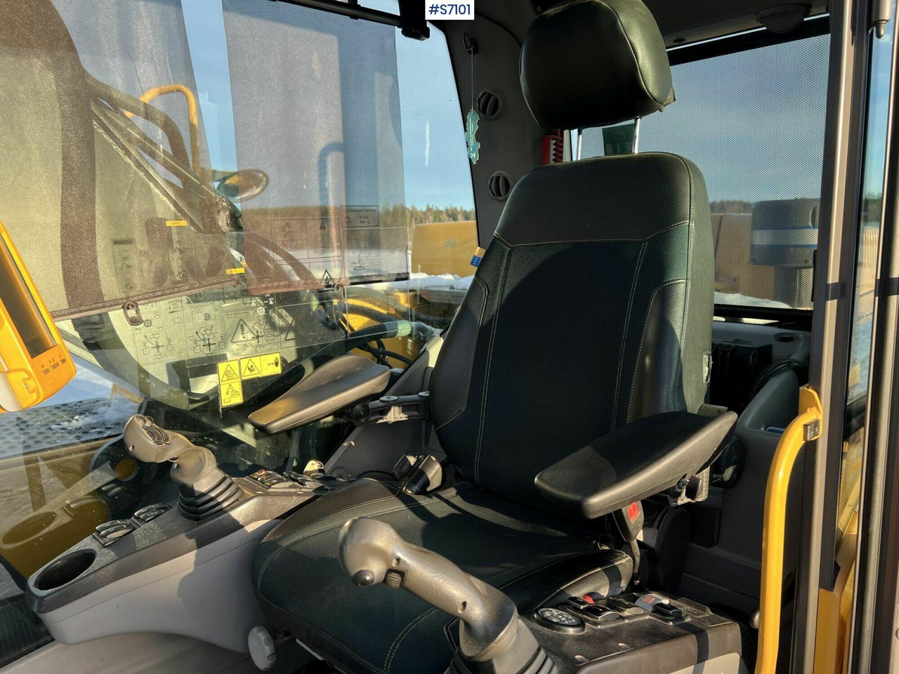 Excavator Volvo EC250DL - Bager guseničar: slika 4 Excavator Volvo EC250DL - Bager guseničar: slika 4