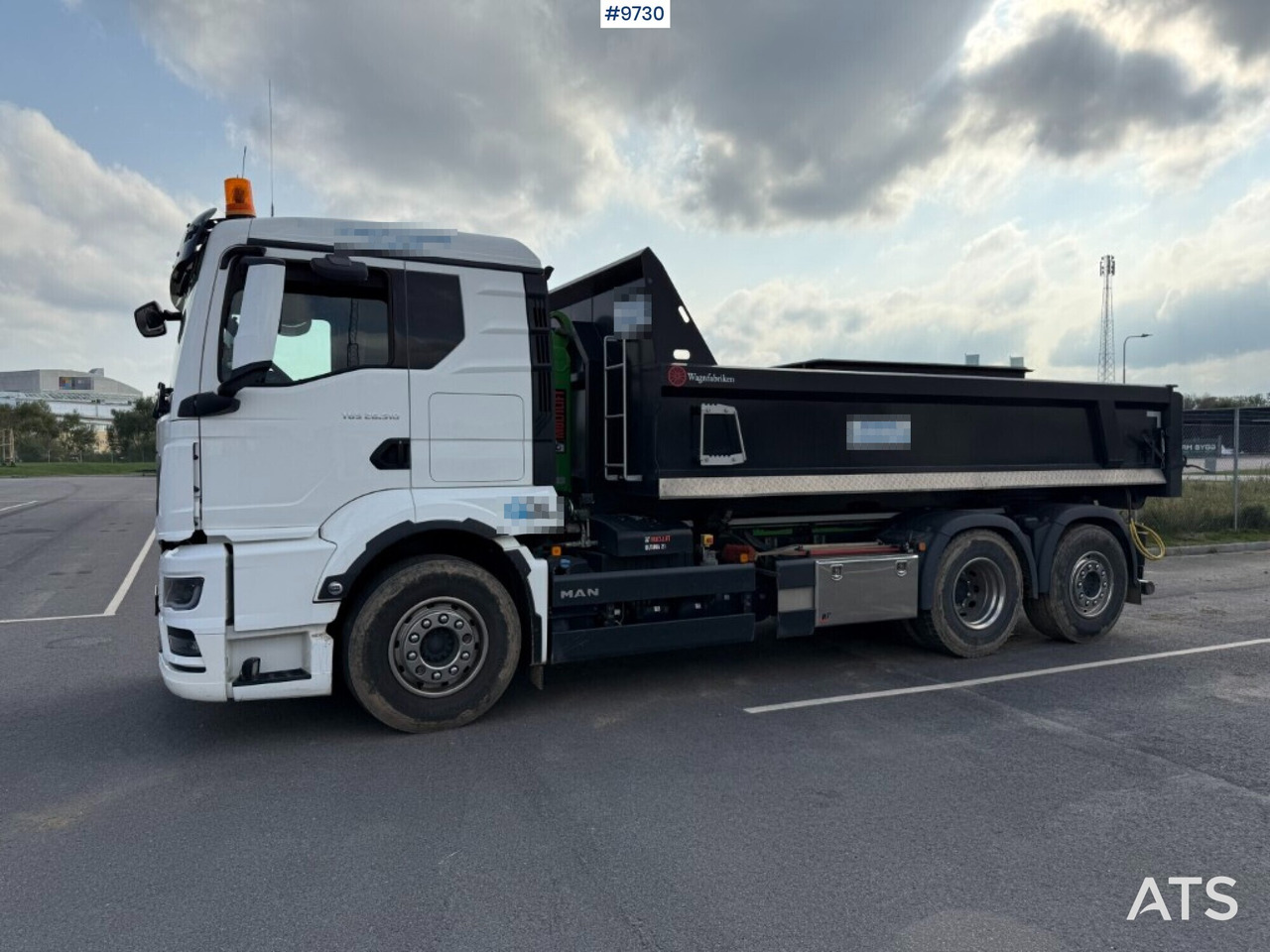 Hook lift MAN TGS 26.510 with crane flatbed and gravel flatbed - Kamion sa hidrauličnom kukom: slika 2 Hook lift MAN TGS 26.510 with crane flatbed and gravel flatbed - Kamion sa hidrauličnom kukom: slika 2