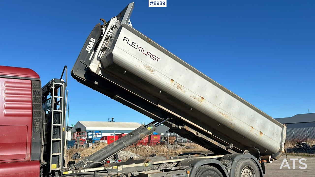 Hook lift MAN TGS 28.430 X2-4 BL with bed - Kamion sa hidrauličnom kukom: slika 4 Hook lift MAN TGS 28.430 X2-4 BL with bed - Kamion sa hidrauličnom kukom: slika 4