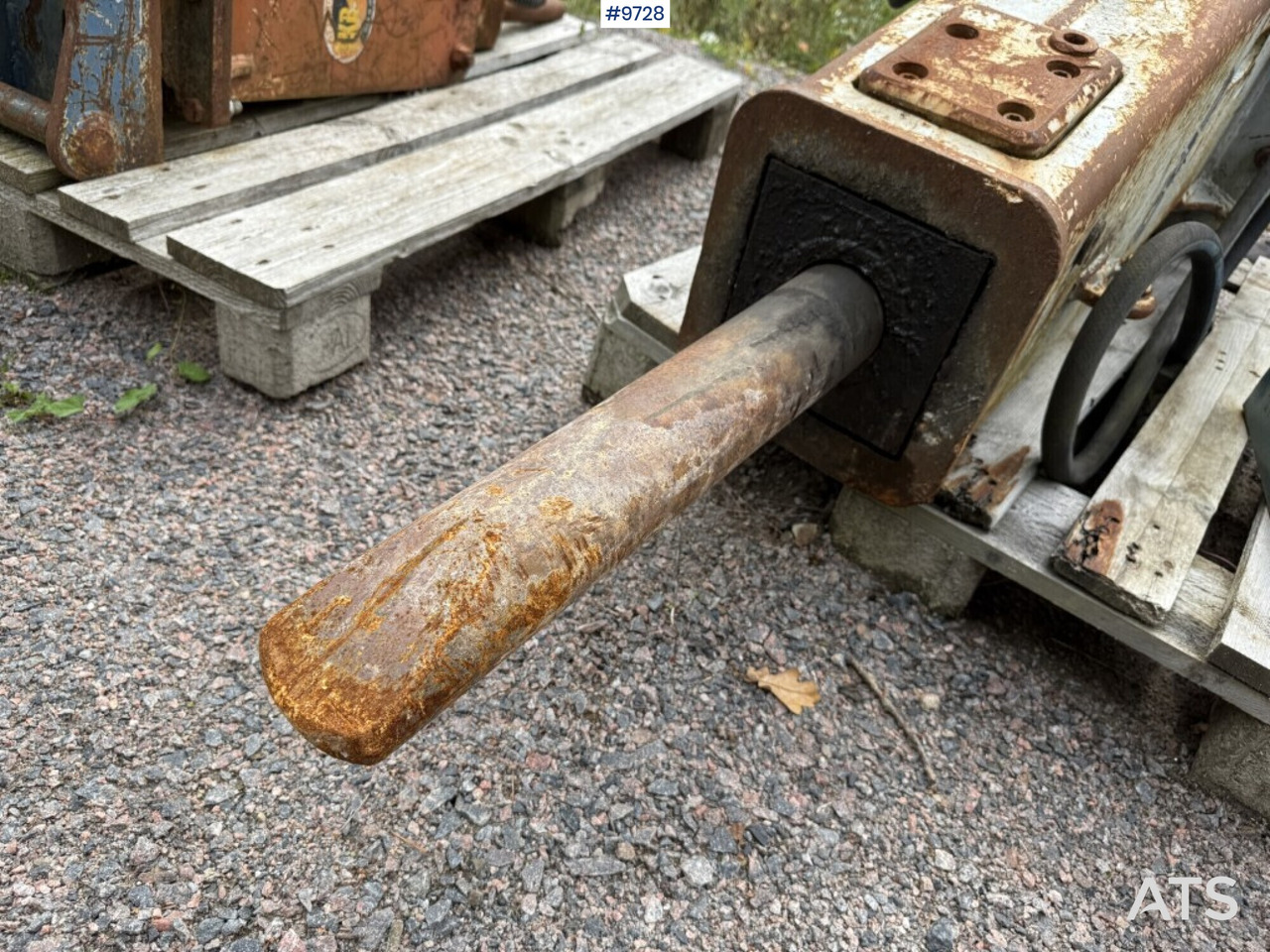 Hydraulic hammer Furukawa F9LN S45 - Hidraulični čekić: slika 3 Hydraulic hammer Furukawa F9LN S45 - Hidraulični čekić: slika 3