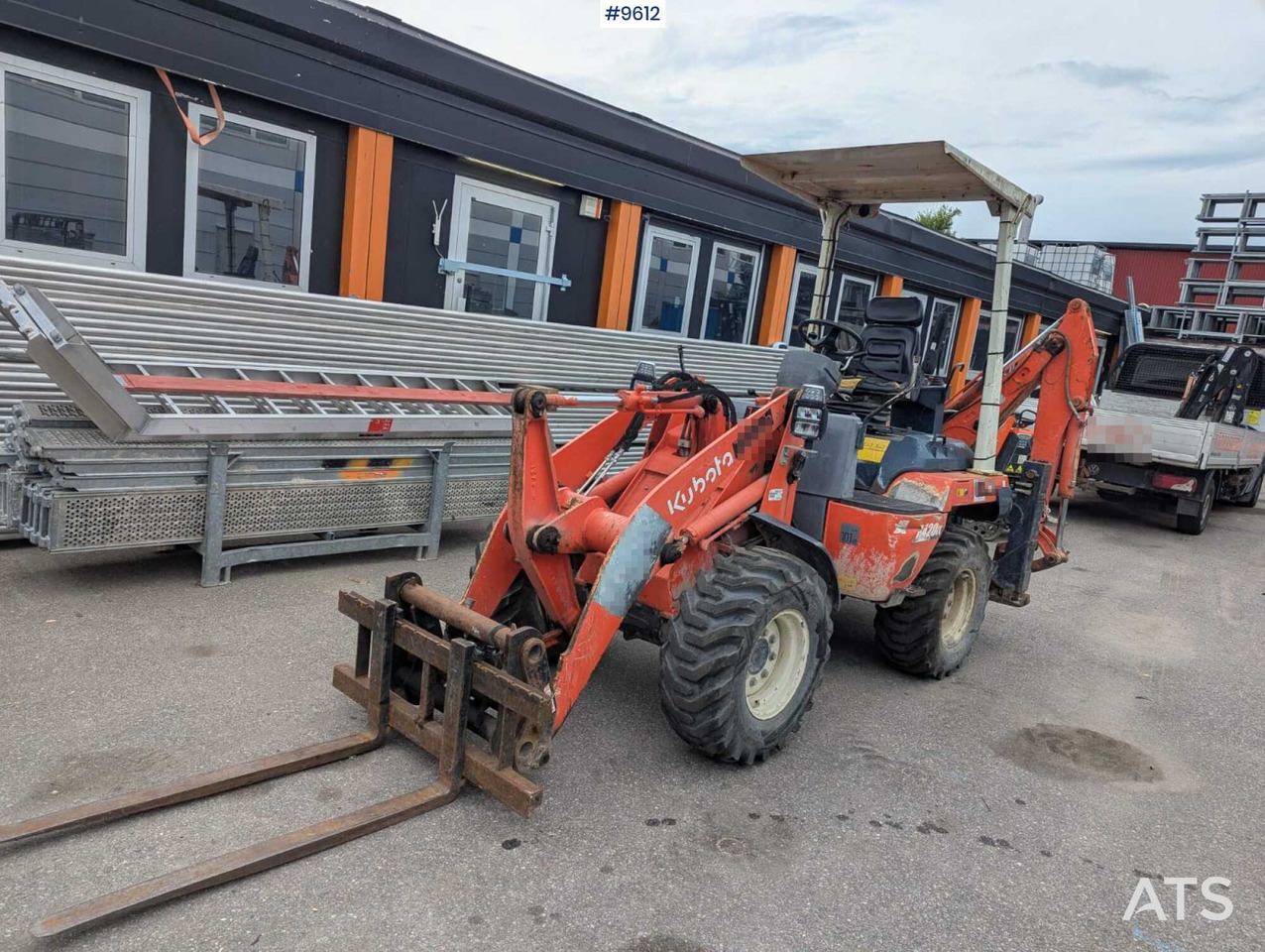 Kubota backhoe loader - Bager utovarivač: slika 1 Kubota backhoe loader - Bager utovarivač: slika 1