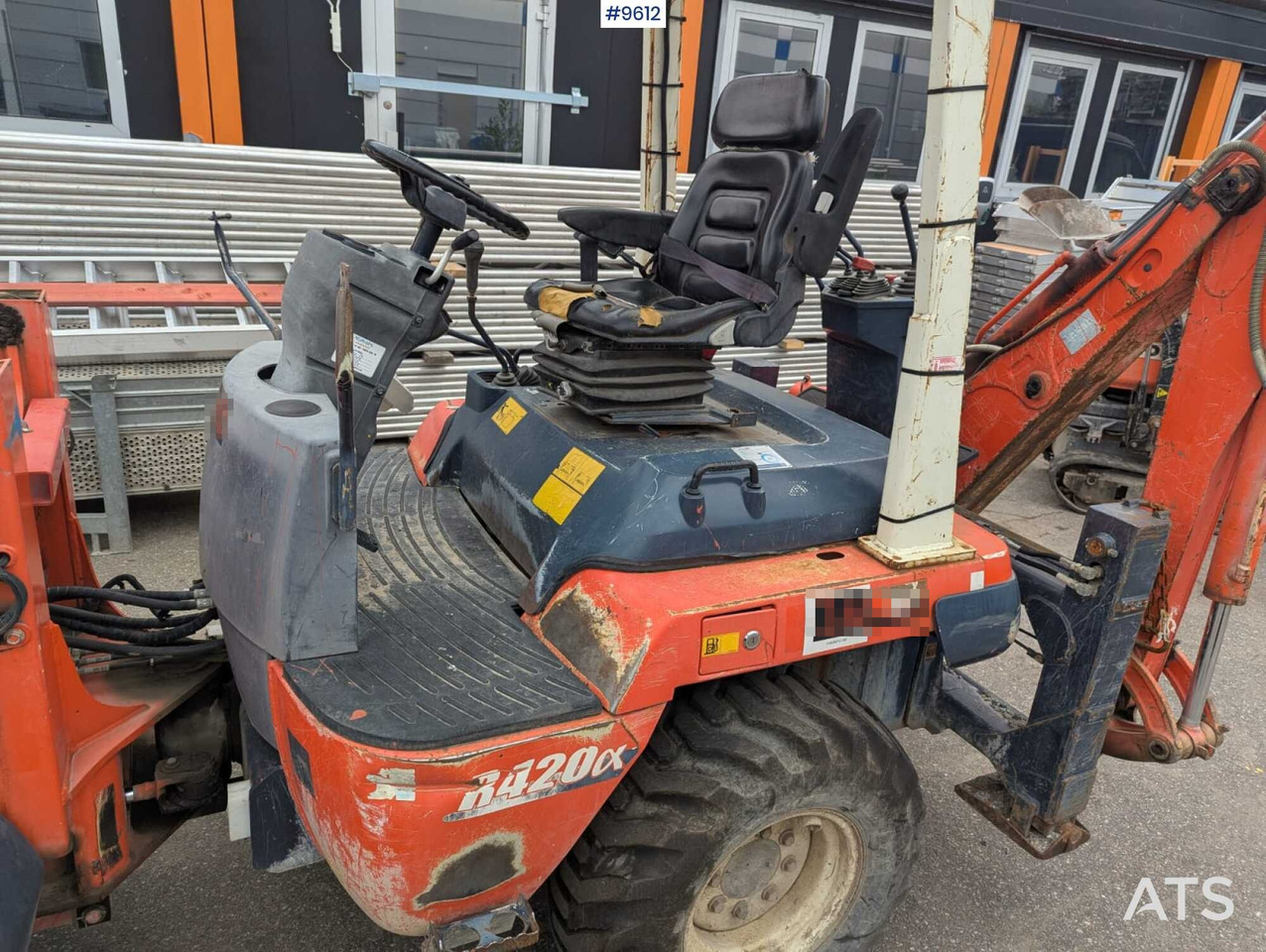 Kubota backhoe loader - Bager utovarivač: slika 5 Kubota backhoe loader - Bager utovarivač: slika 5