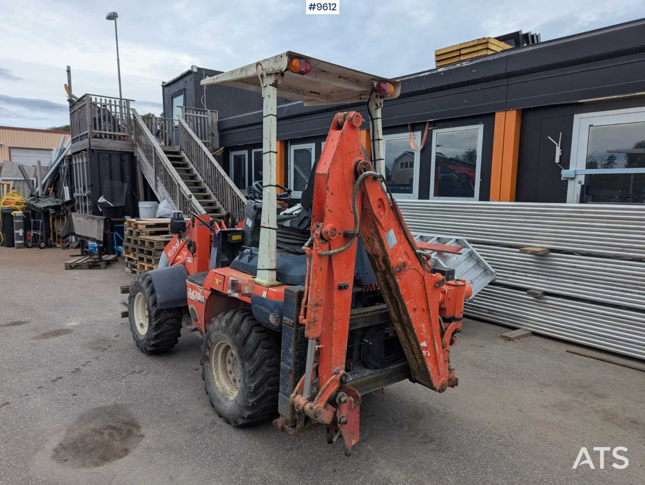 Kubota backhoe loader - Bager utovarivač: slika 3 Kubota backhoe loader - Bager utovarivač: slika 3