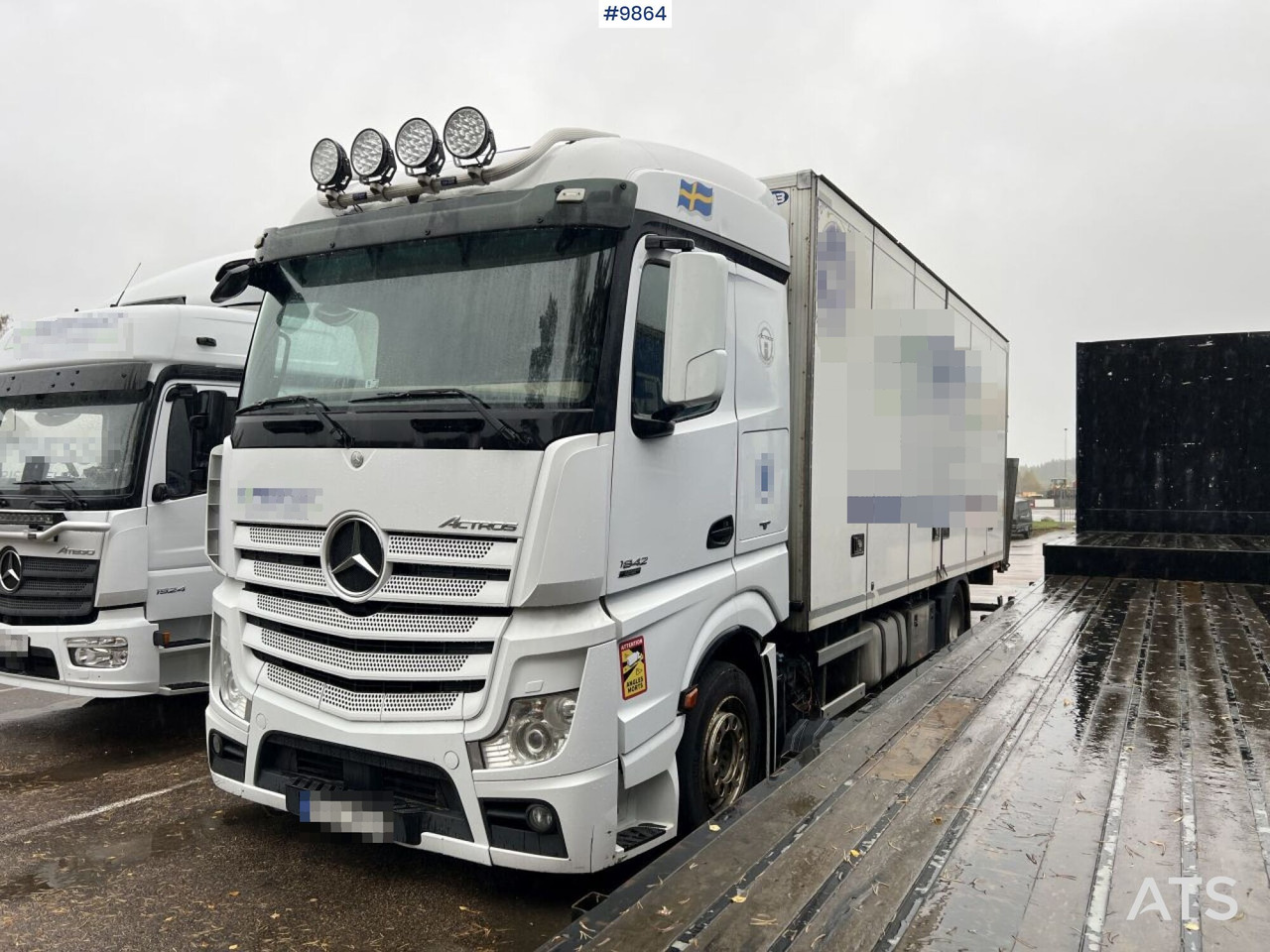 MERCEDES-BENZ ACTROS 963-0-A Box truck with tail lift - Kamion sa zatvorenim sandukom: slika 1 MERCEDES-BENZ ACTROS 963-0-A Box truck with tail lift - Kamion sa zatvorenim sandukom: slika 1