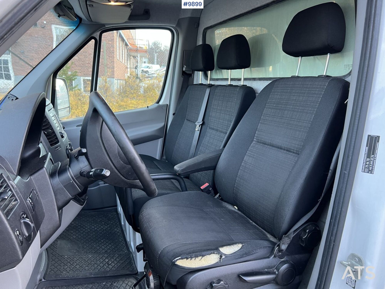 Mercedes Benz Sprinter Skåpbil med bakgavellyft - Dostavno vozilo sa zatvorenim sandukom: slika 5 Mercedes Benz Sprinter Skåpbil med bakgavellyft - Dostavno vozilo sa zatvorenim sandukom: slika 5