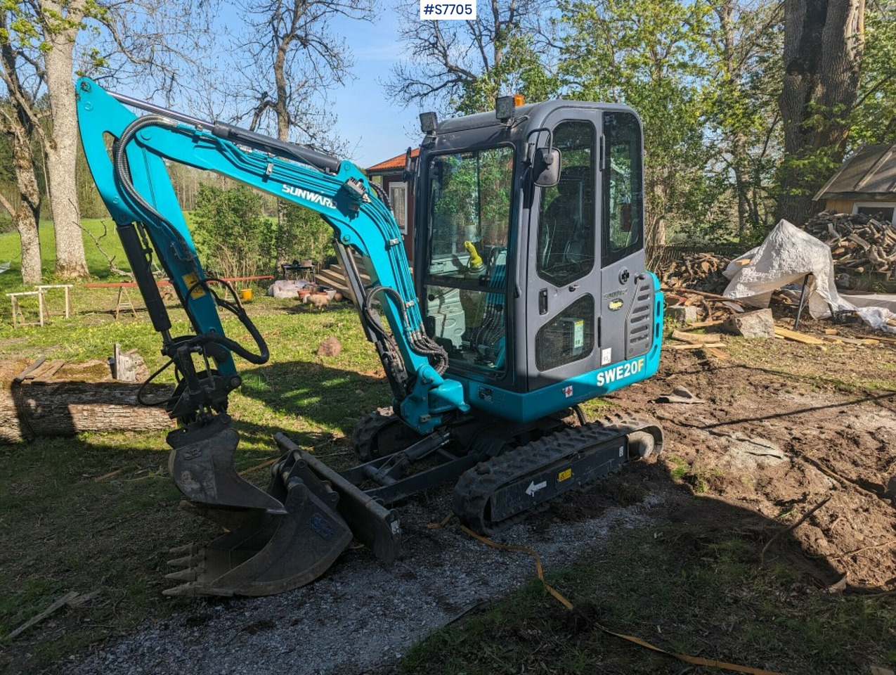 Mini excavator Sunward SWE20F with buckets SEE VIDEO - Bager: slika 1 Mini excavator Sunward SWE20F with buckets SEE VIDEO - Bager: slika 1