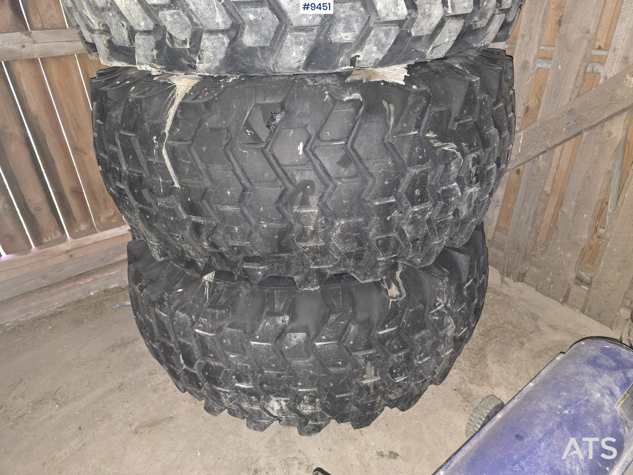 NOKIAN TIRE AND RIM FOR HUDDIG - Građevinska oprema: slika 2 NOKIAN TIRE AND RIM FOR HUDDIG - Građevinska oprema: slika 2