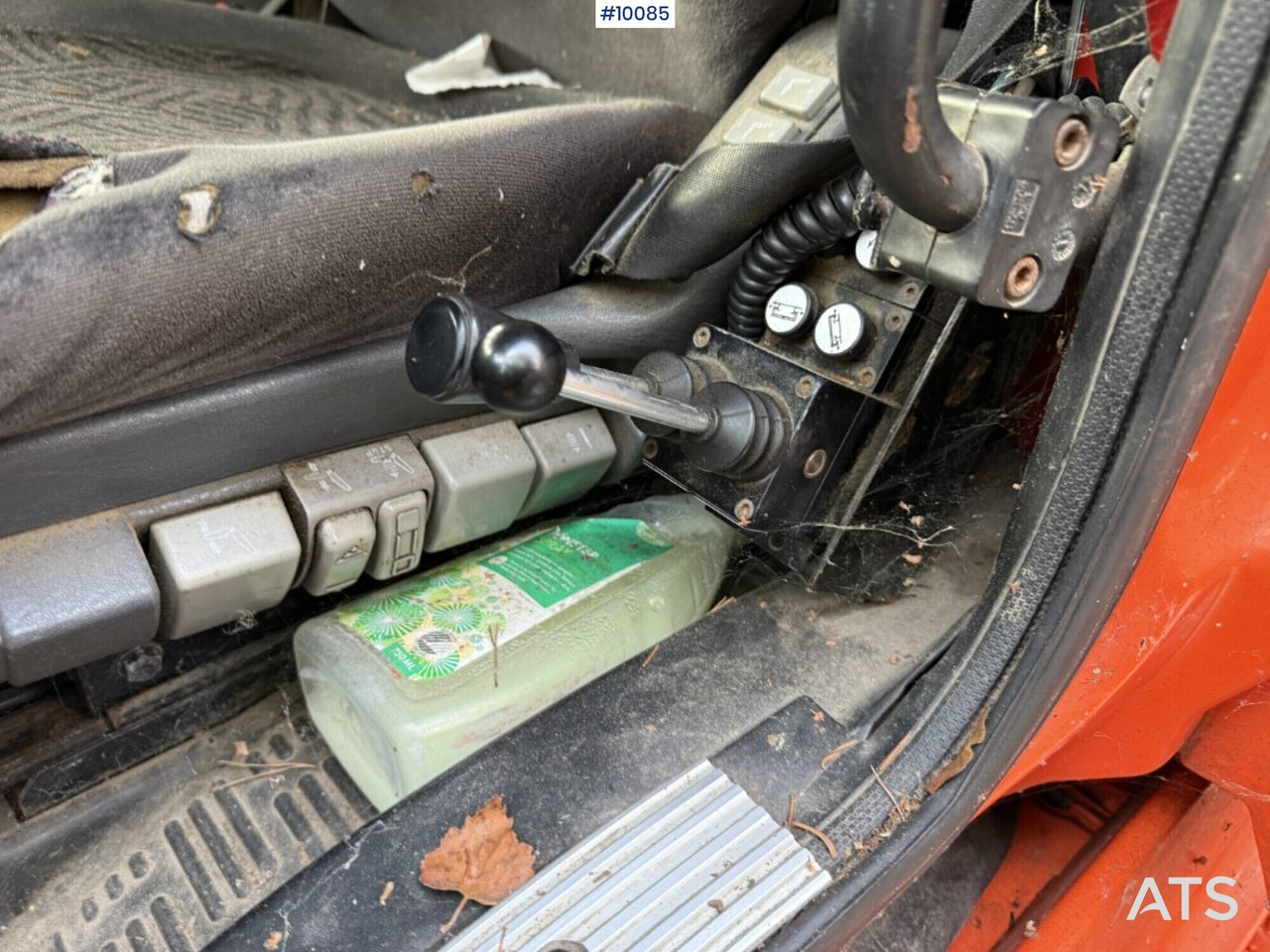 Kamion sa hidrauličnom kukom, Kamion sa dizalicom Scania P94G 300 Crane truck with flatbed Rep. object: slika 15 Kamion sa hidrauličnom kukom, Kamion sa dizalicom Scania P94G 300 Crane truck with flatbed Rep. object: slika 15