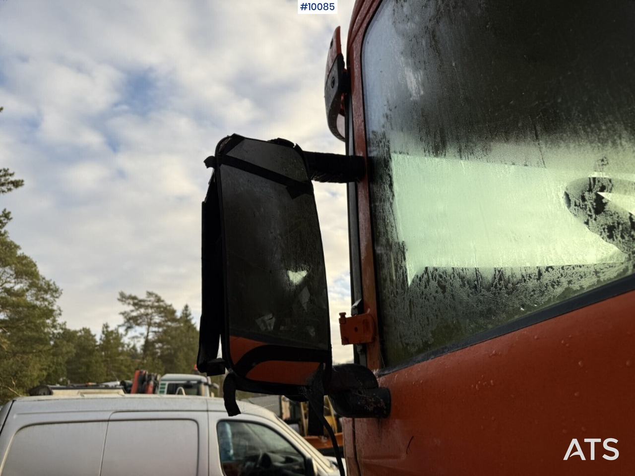 Kamion sa hidrauličnom kukom, Kamion sa dizalicom Scania P94G 300 Crane truck with flatbed Rep. object: slika 12 Kamion sa hidrauličnom kukom, Kamion sa dizalicom Scania P94G 300 Crane truck with flatbed Rep. object: slika 12